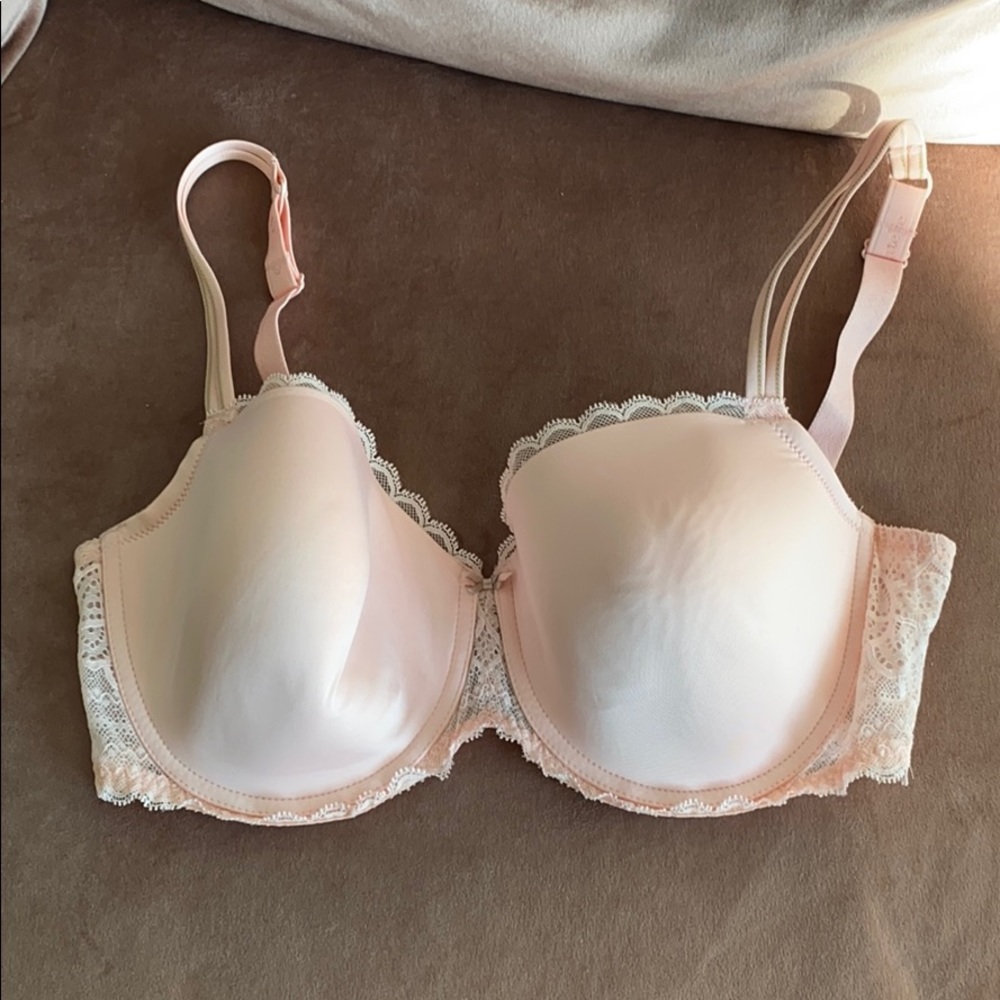 Never Worn Pink Chantelle Bra